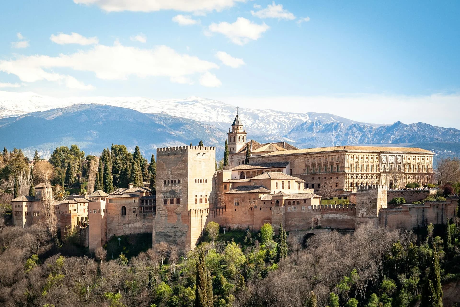 The Complete Granada Travel Guide: Alhambra, Tapas, and Everything Between