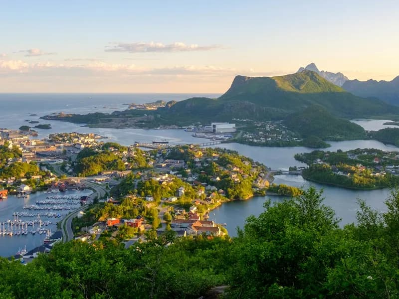 Svolvaer and the Svolvaergeita