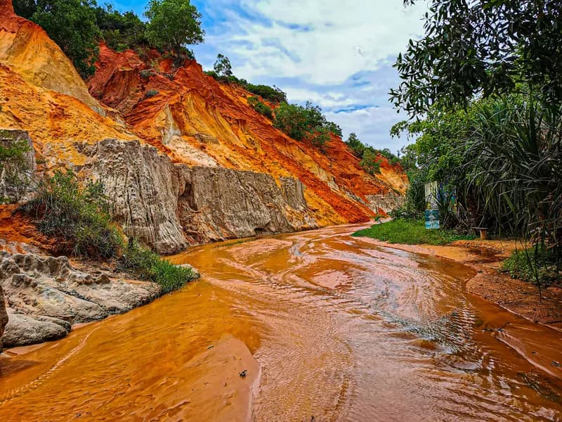 Fairy Stream (Suoi Tien)