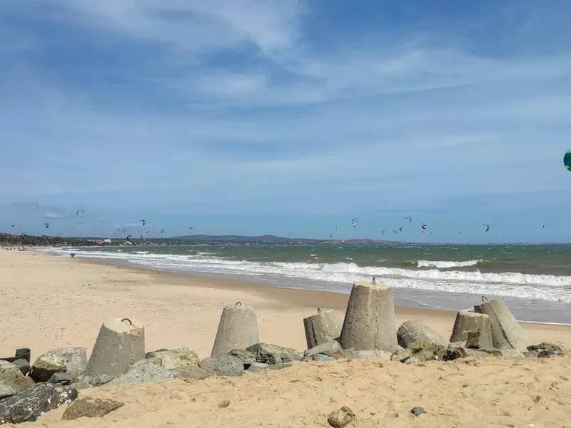 Kitesurfing