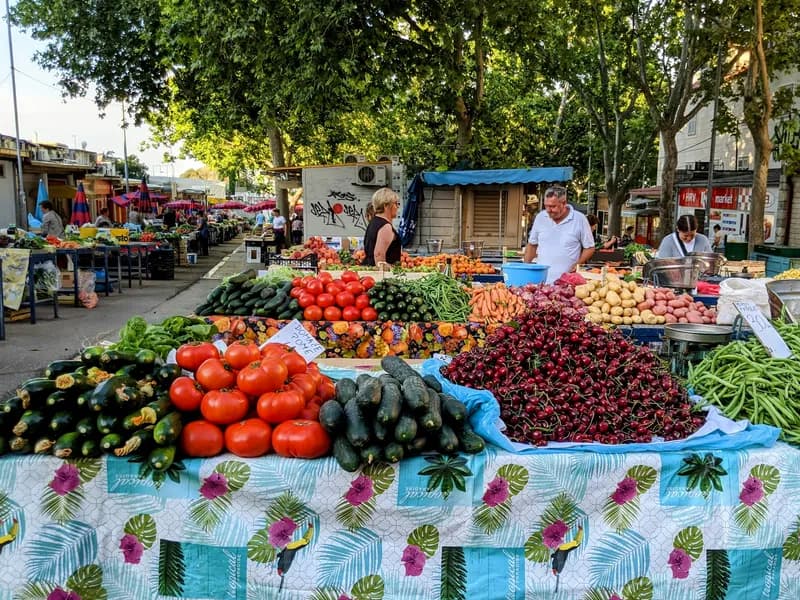 Green Market (Pazar)