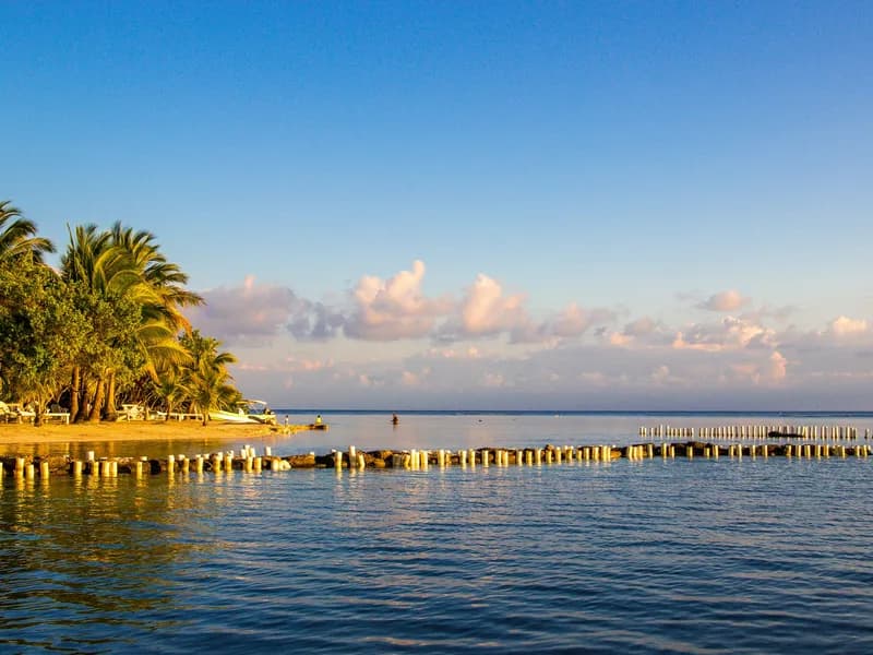 The Utila Cays (Jewel Cay & Pigeon Cay)