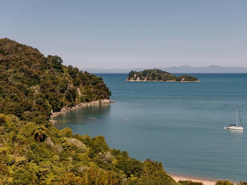 Sea Kayaking the Coast