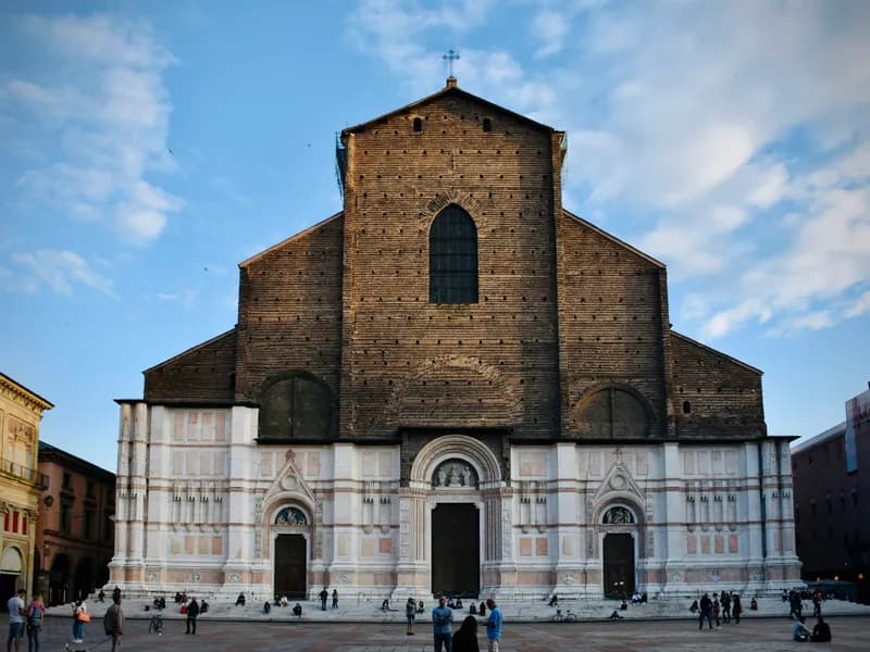 Piazza Maggiore & Basilica di San Petronio