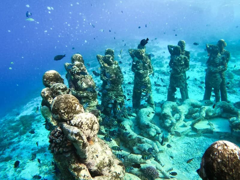 The Underwater Statues (Nest / BASK)