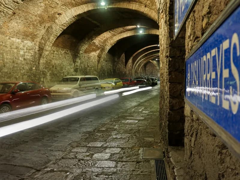Underground Tunnels (Tuneles)