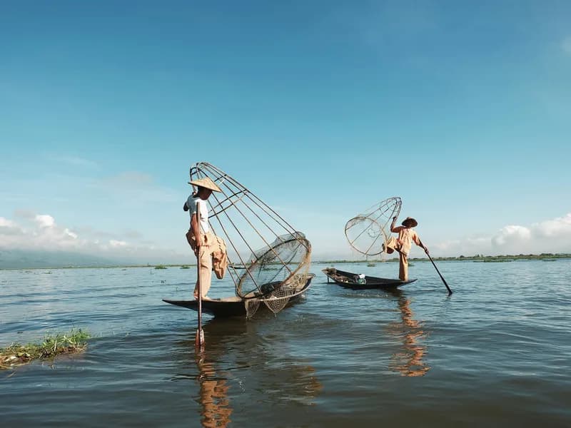 Leg-Rowing Intha Fishermen