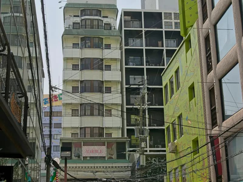 Amerikamura (American Village)