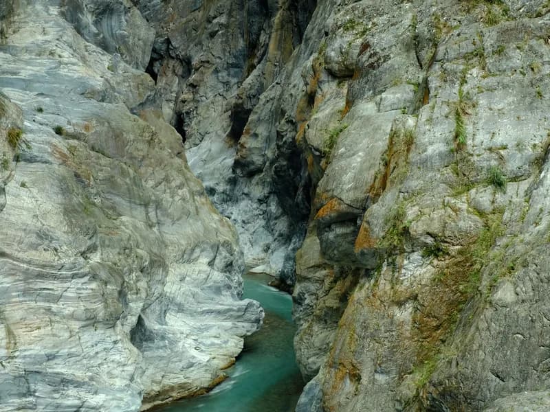 Swallow Grotto (Yanzikou)
